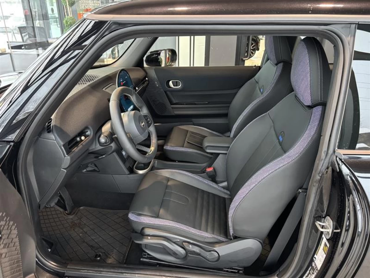 2026 MINI 3 Door Cooper C FWD Image principale