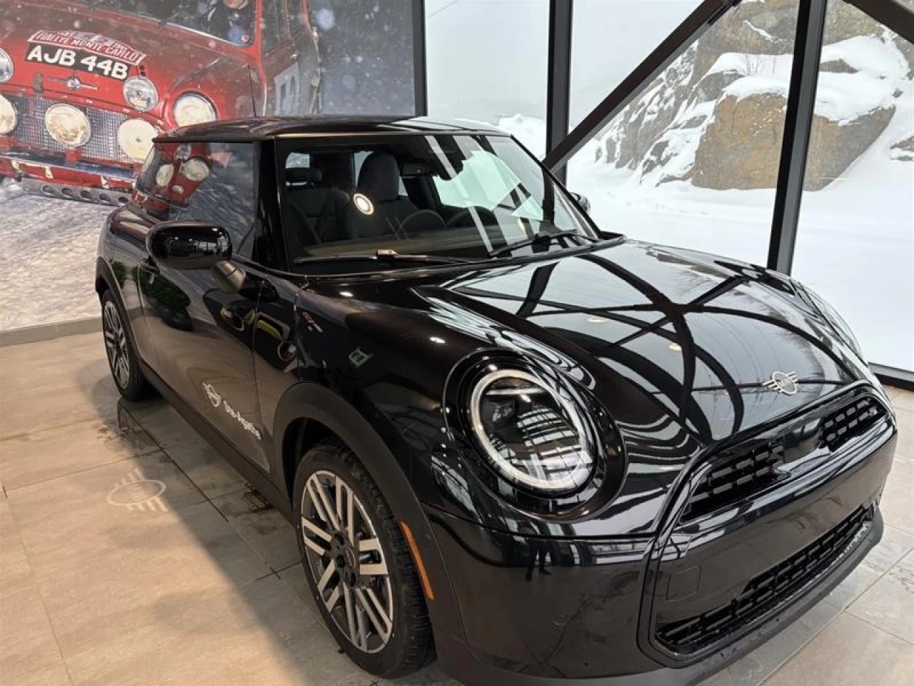 2026 MINI 3 Door Cooper C FWD Image principale