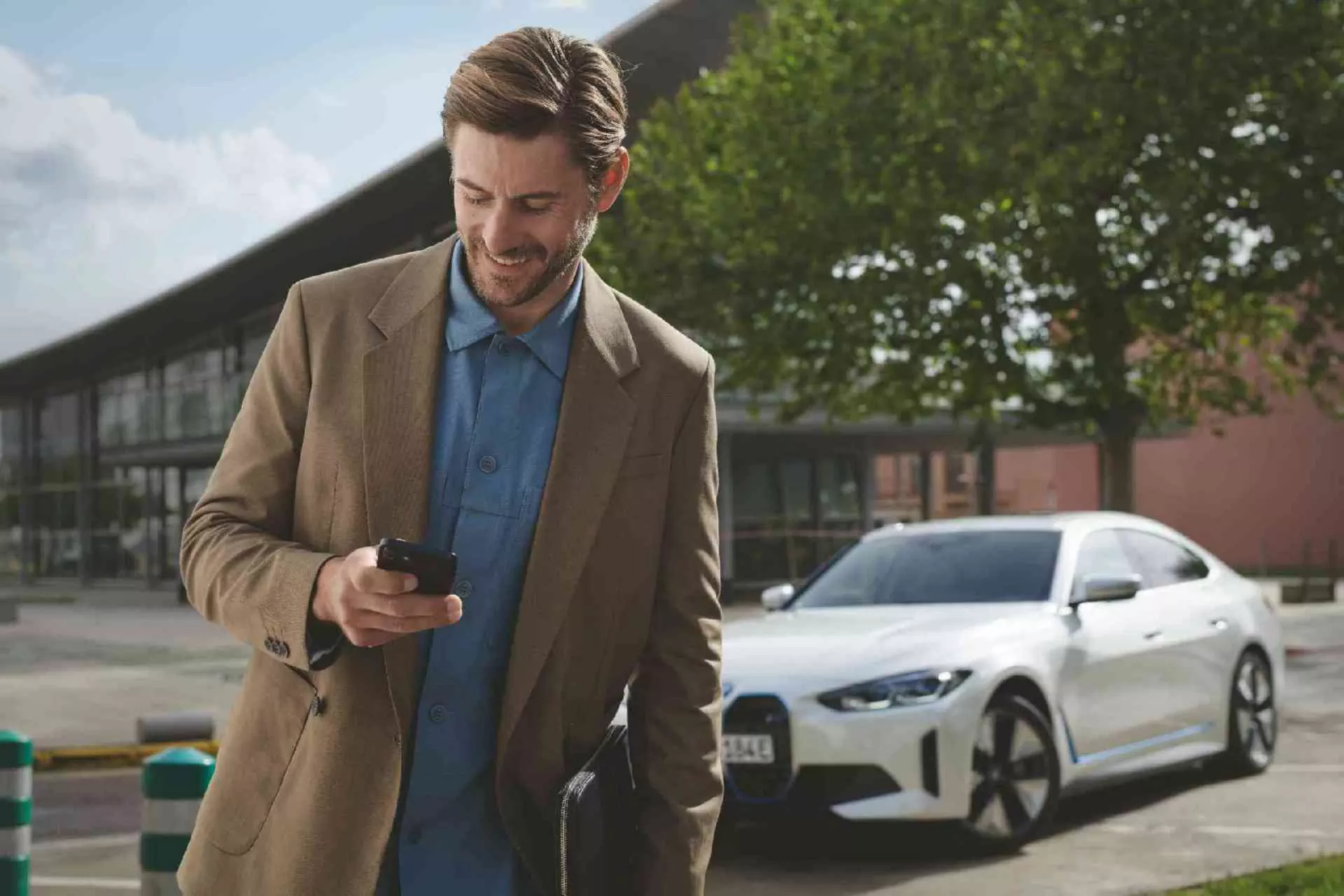 Car financing at BMW ST-Agathe, Safe BMW driving, Auto financing, BMW protection products, Driving BMW, Financial solutions, BMW lease options, BMW leases, BMW product range, BMW Financial Services.