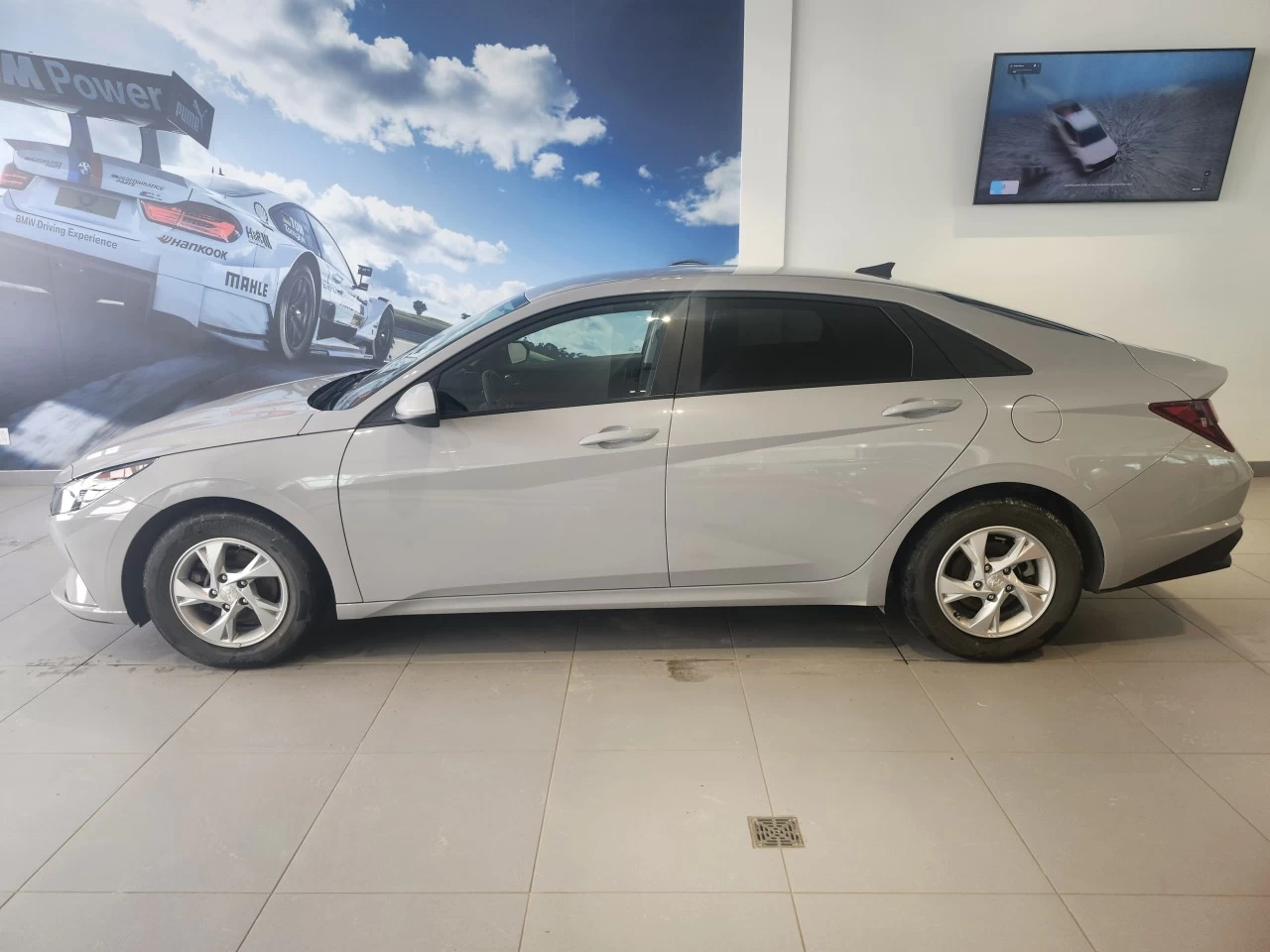 2022 Hyundai Elantra Essential Image principale