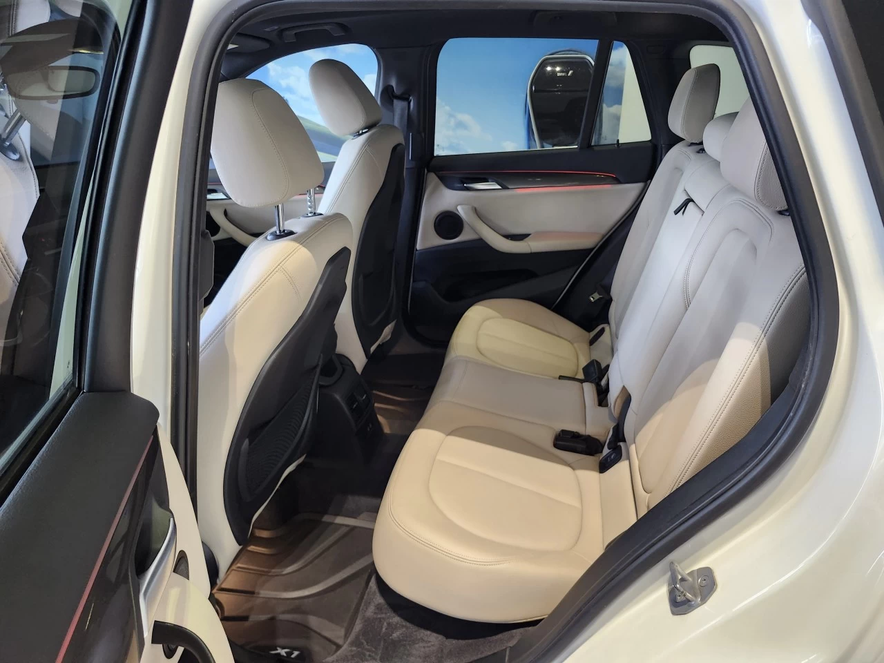 2022 BMW X1 xDrive28i Image principale