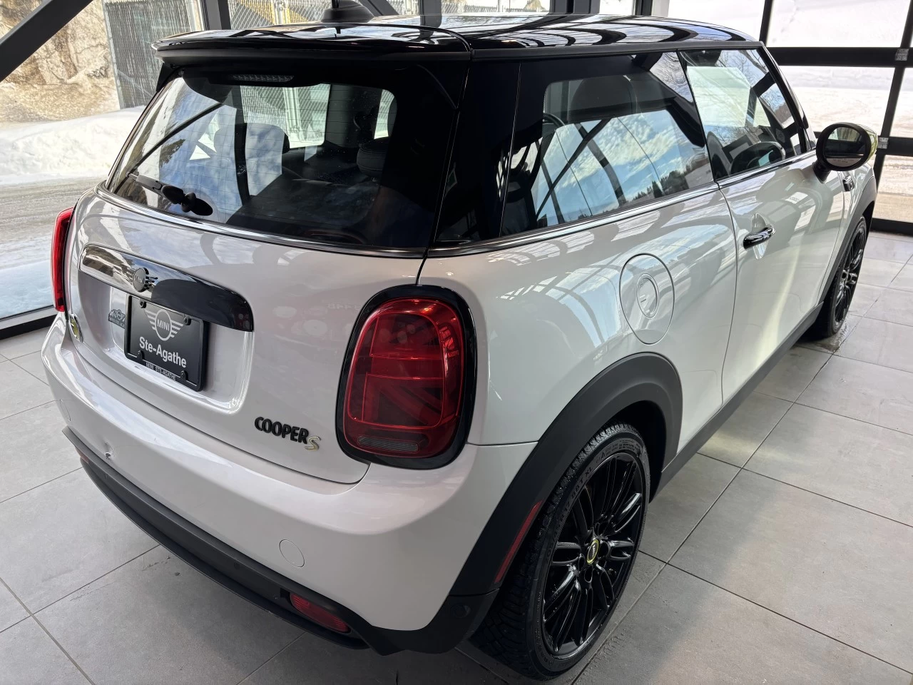 2023 Mini Cooper Cooper SE Image principale