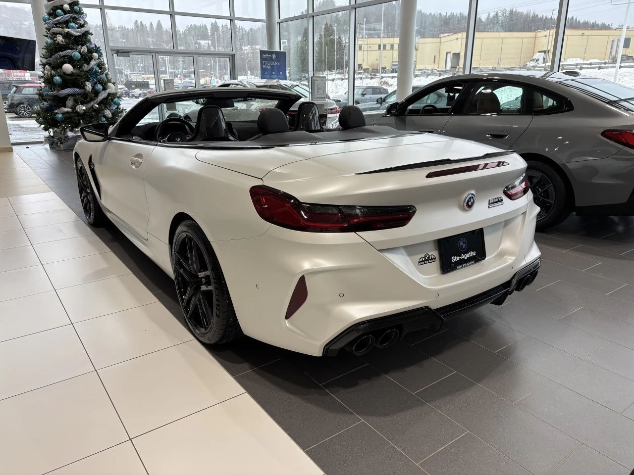 2023 BMW M8 Competition Image principale