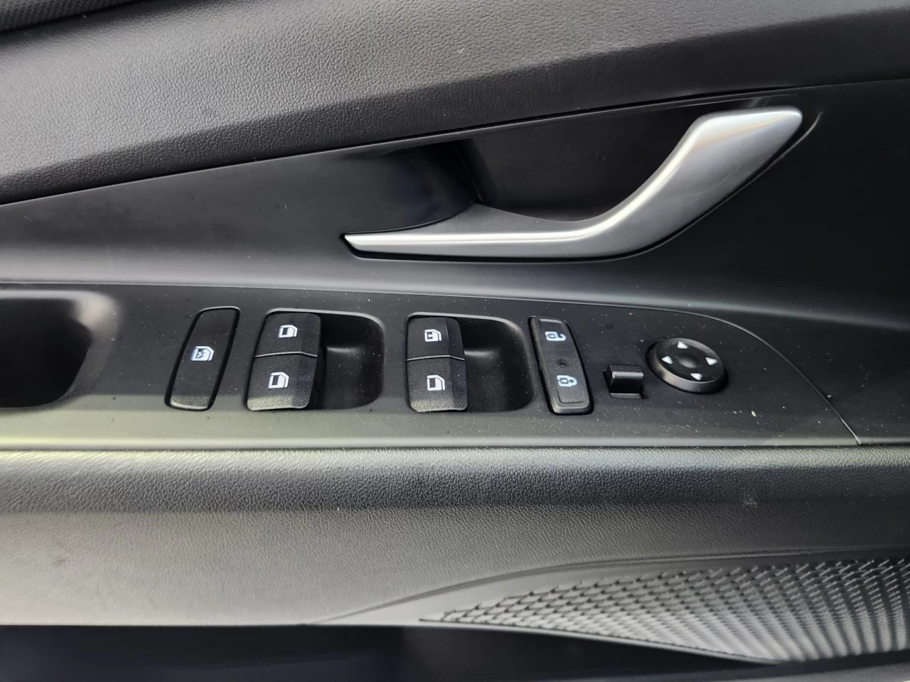 2022 Hyundai Elantra Essential Image principale