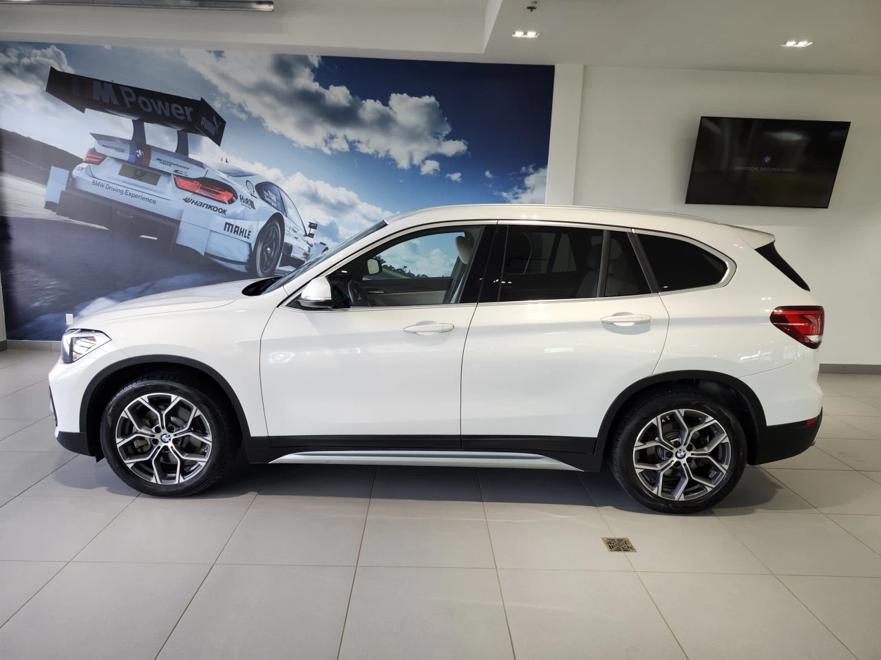 2022 BMW X1 xDrive28i Image principale