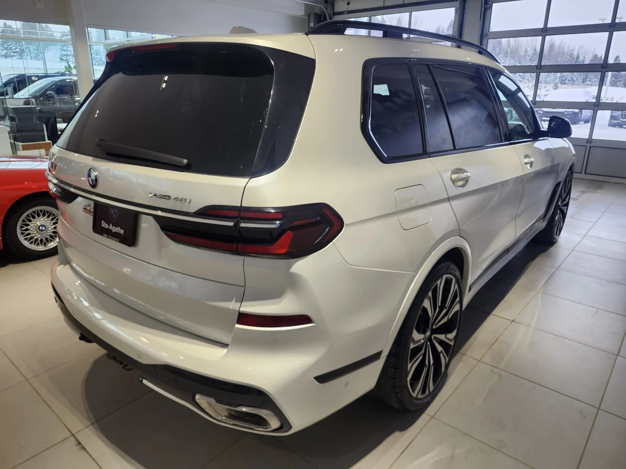 2023 BMW X7 xDrive40i Main Image