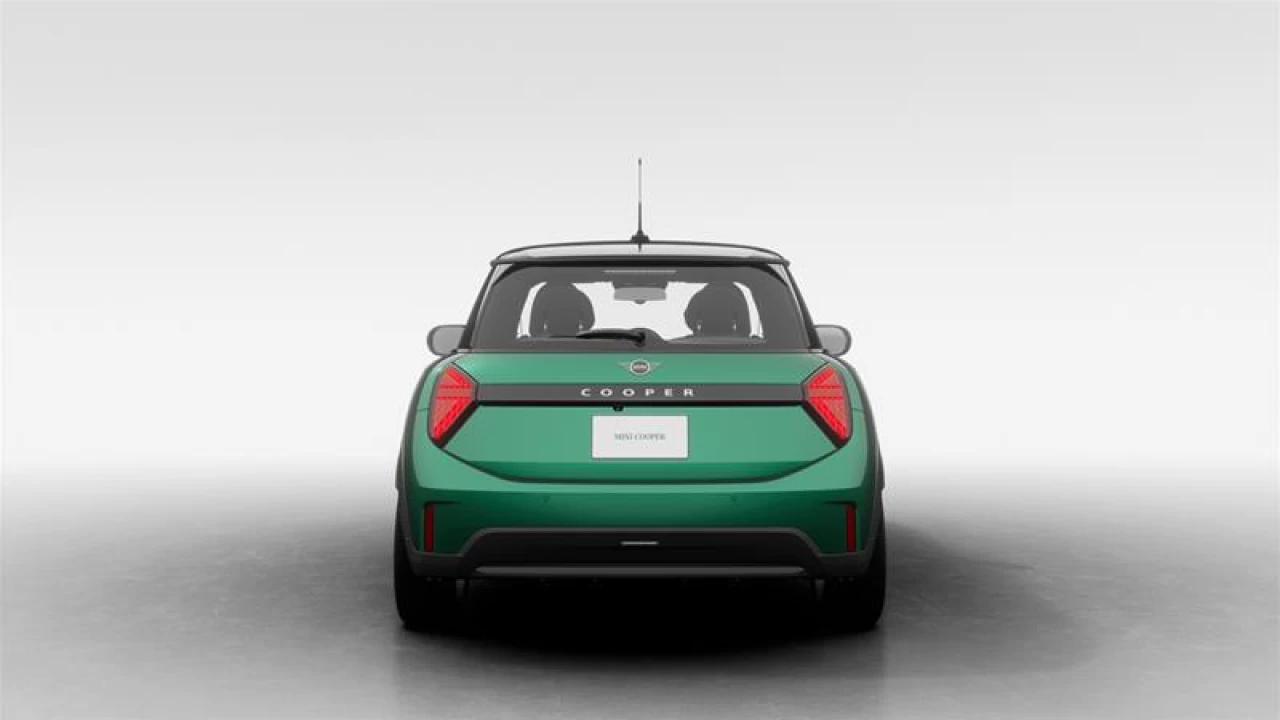 2026 MINI 3 Door Cooper C FWD Image principale