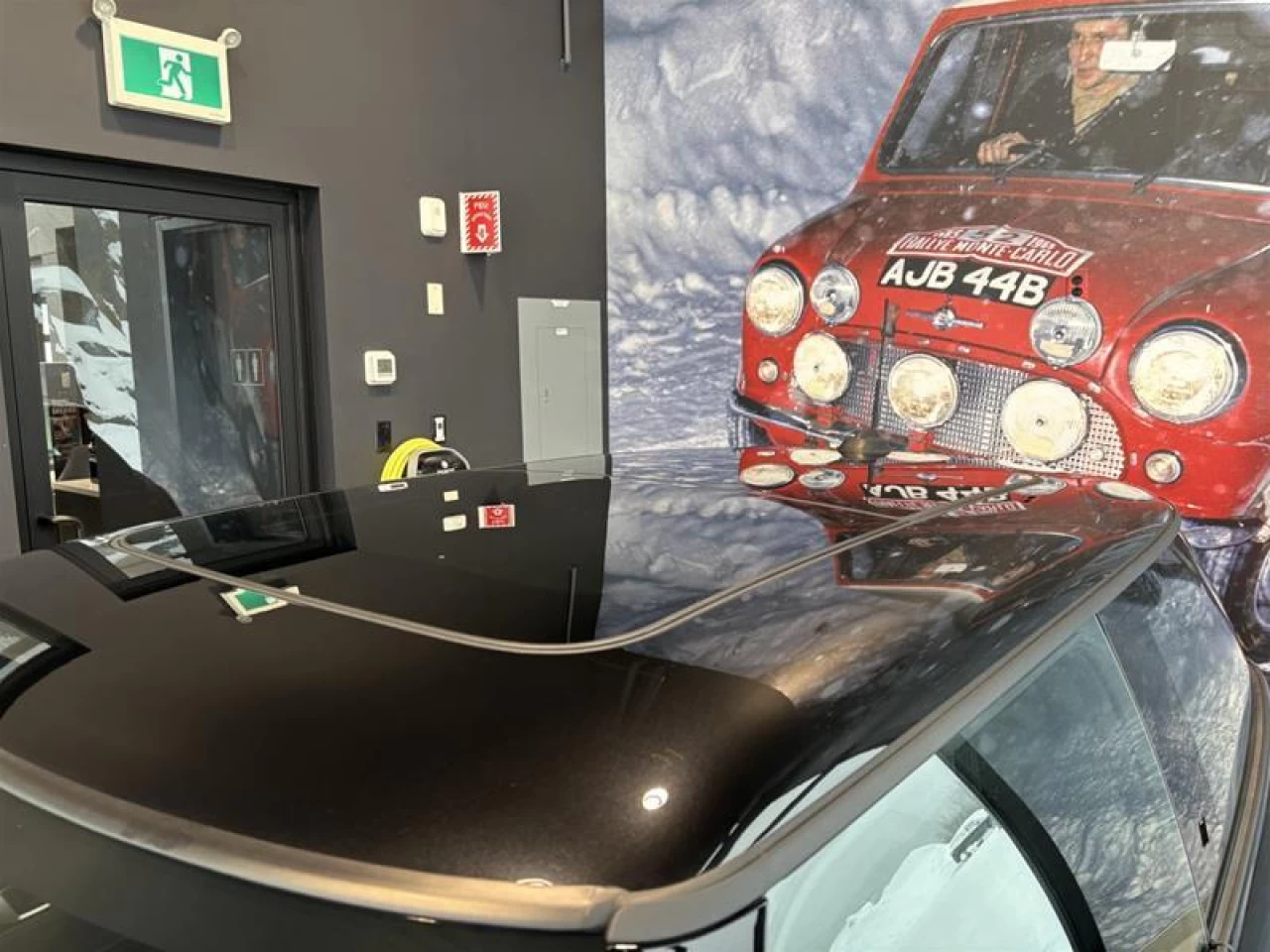 2026 MINI 3 Door Cooper C FWD Image principale