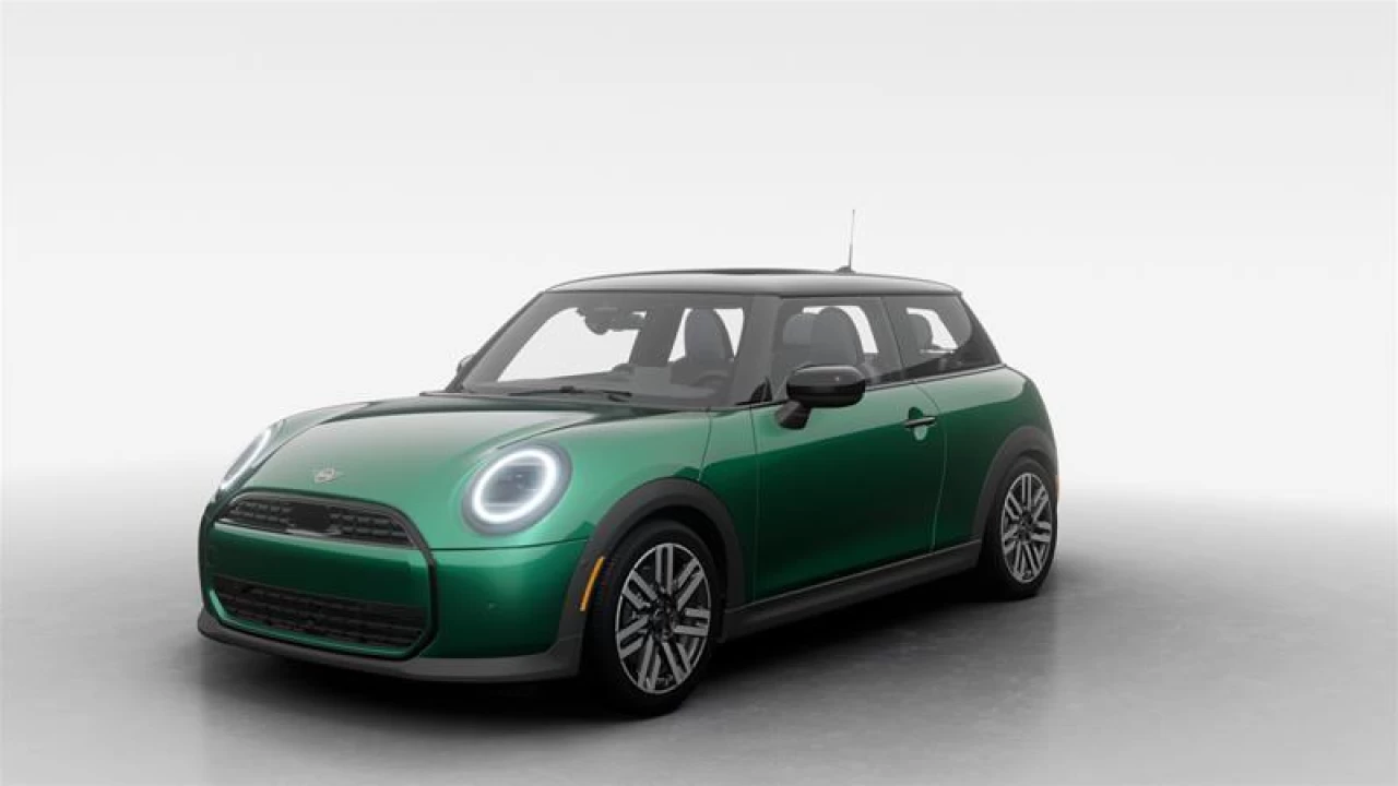 2026 MINI 3 Door
                                                    Cooper C FWD Image principale