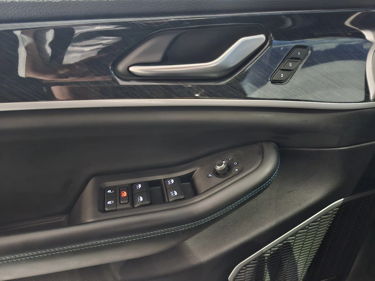 2022 Jeep Grand Cherokee Trailhawk Image principale