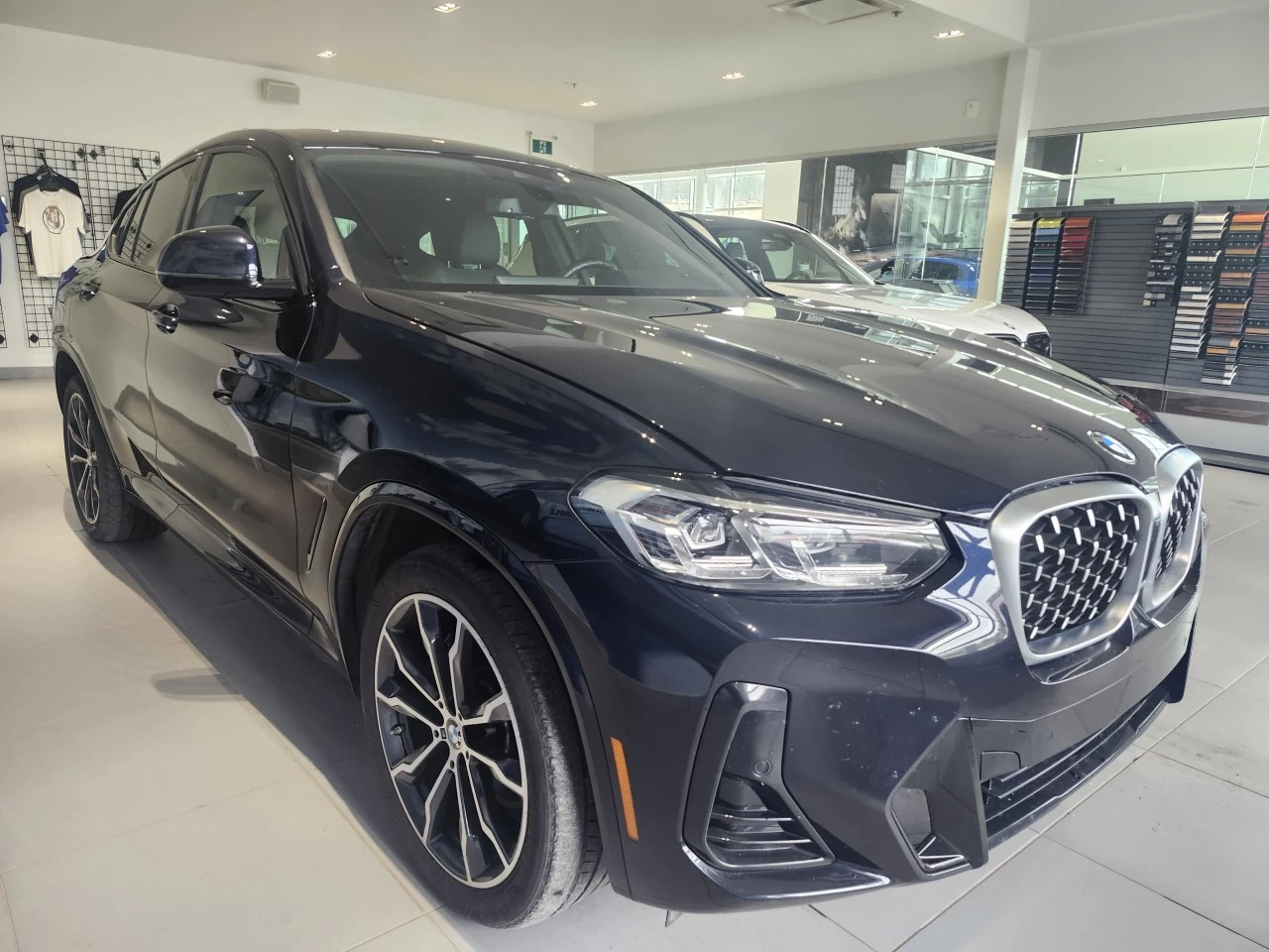 2022 BMW X4 xDrive30i Image principale