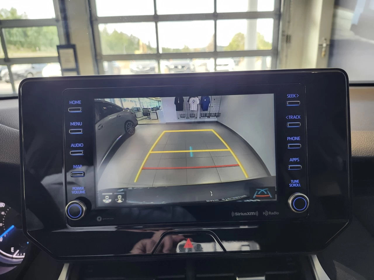 2022 Toyota Venza LE Main Image