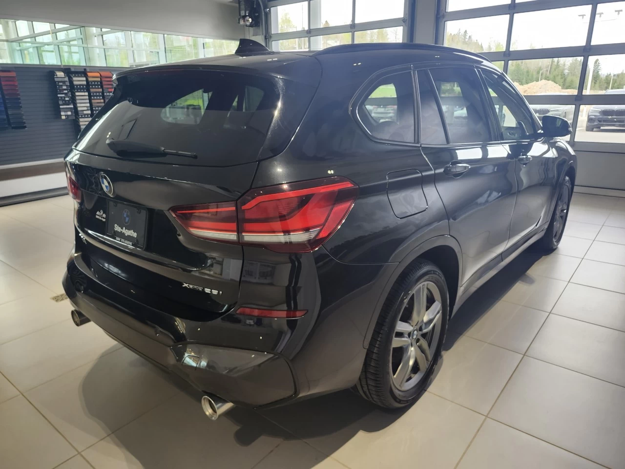 2021 BMW X1 xDrive28i Image principale