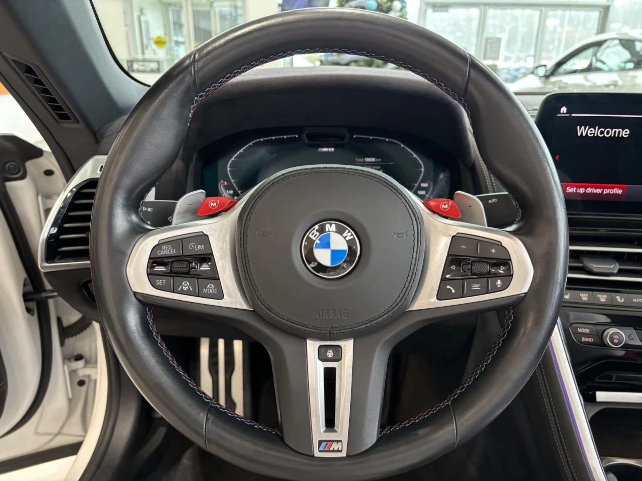 2023 BMW M8 Competition Image principale