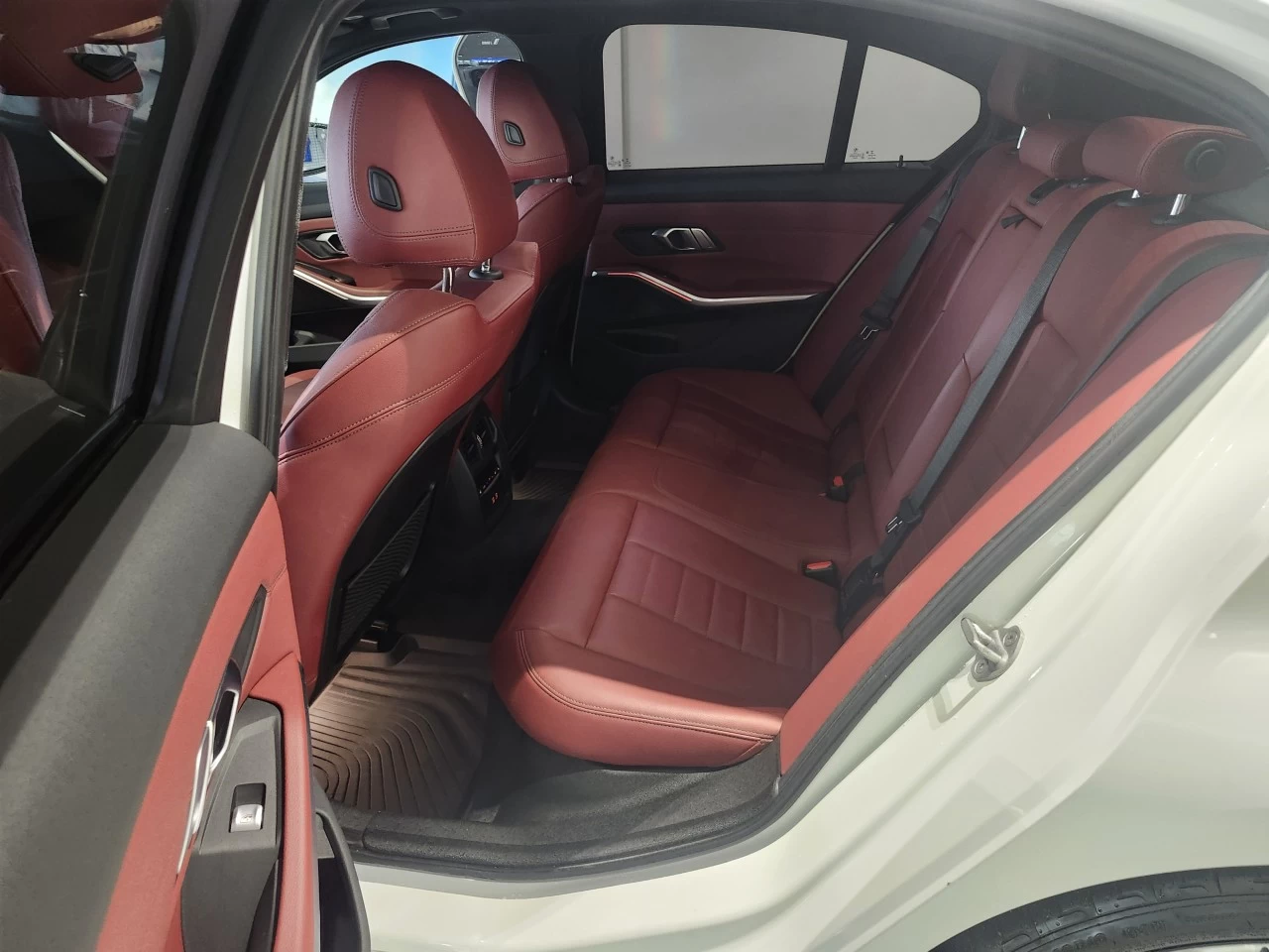 2022 BMW 3 series 330i xDrive Main Image