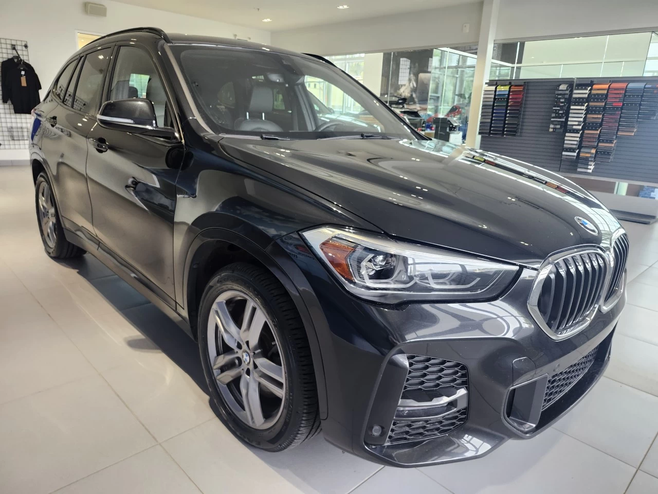 2021 BMW X1 xDrive28i Image principale