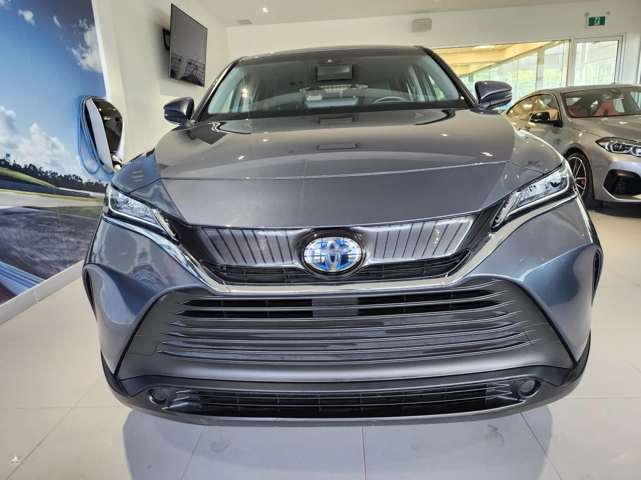 2022 Toyota Venza LE Main Image