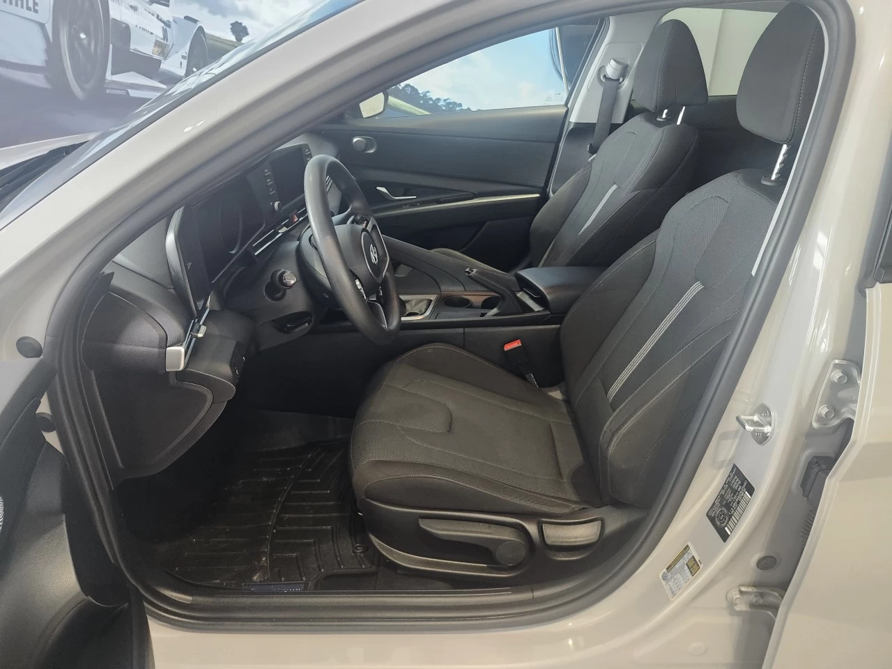 2022 Hyundai Elantra Essential Image principale