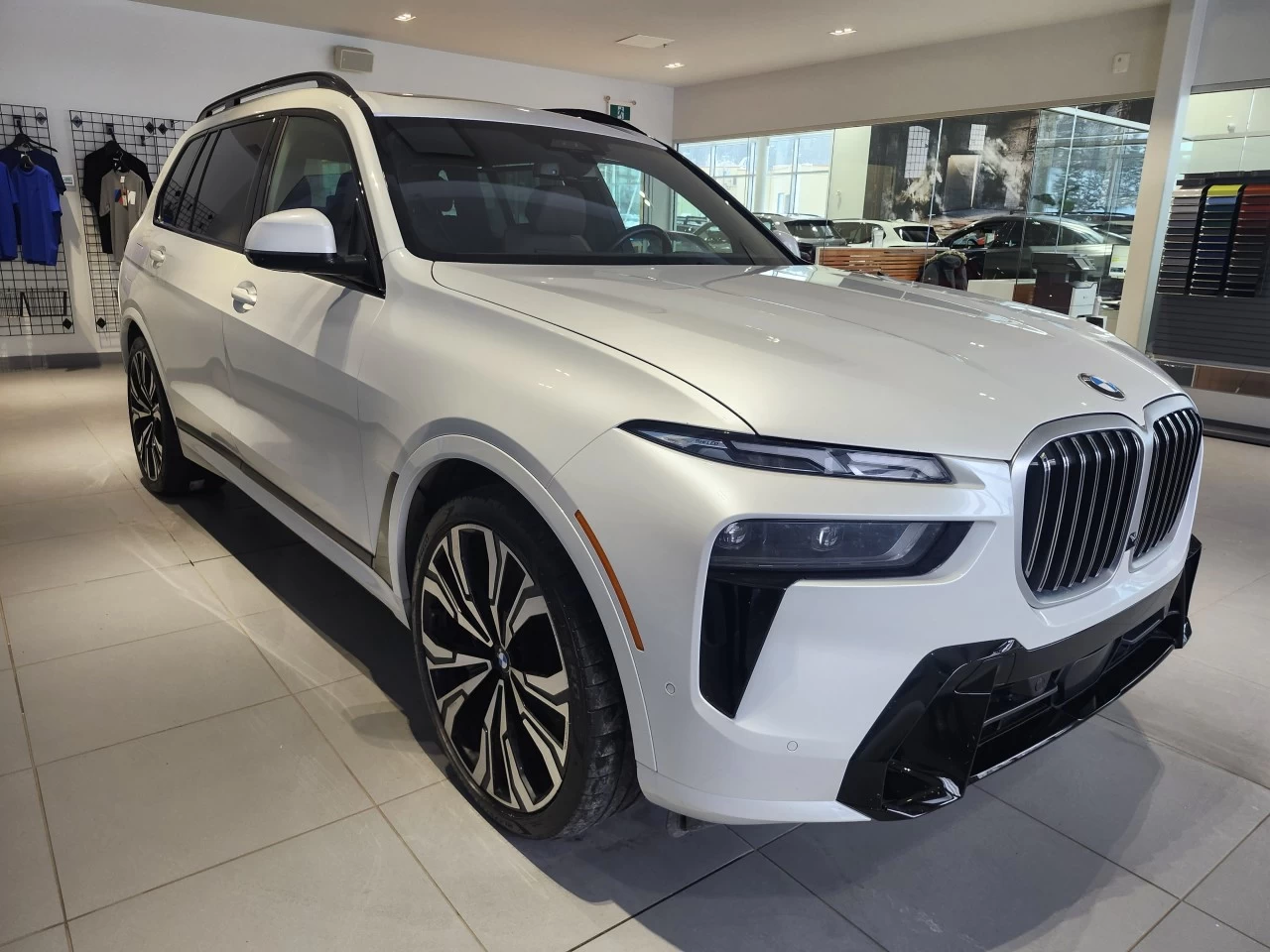 2023 BMW X7 xDrive40i Main Image