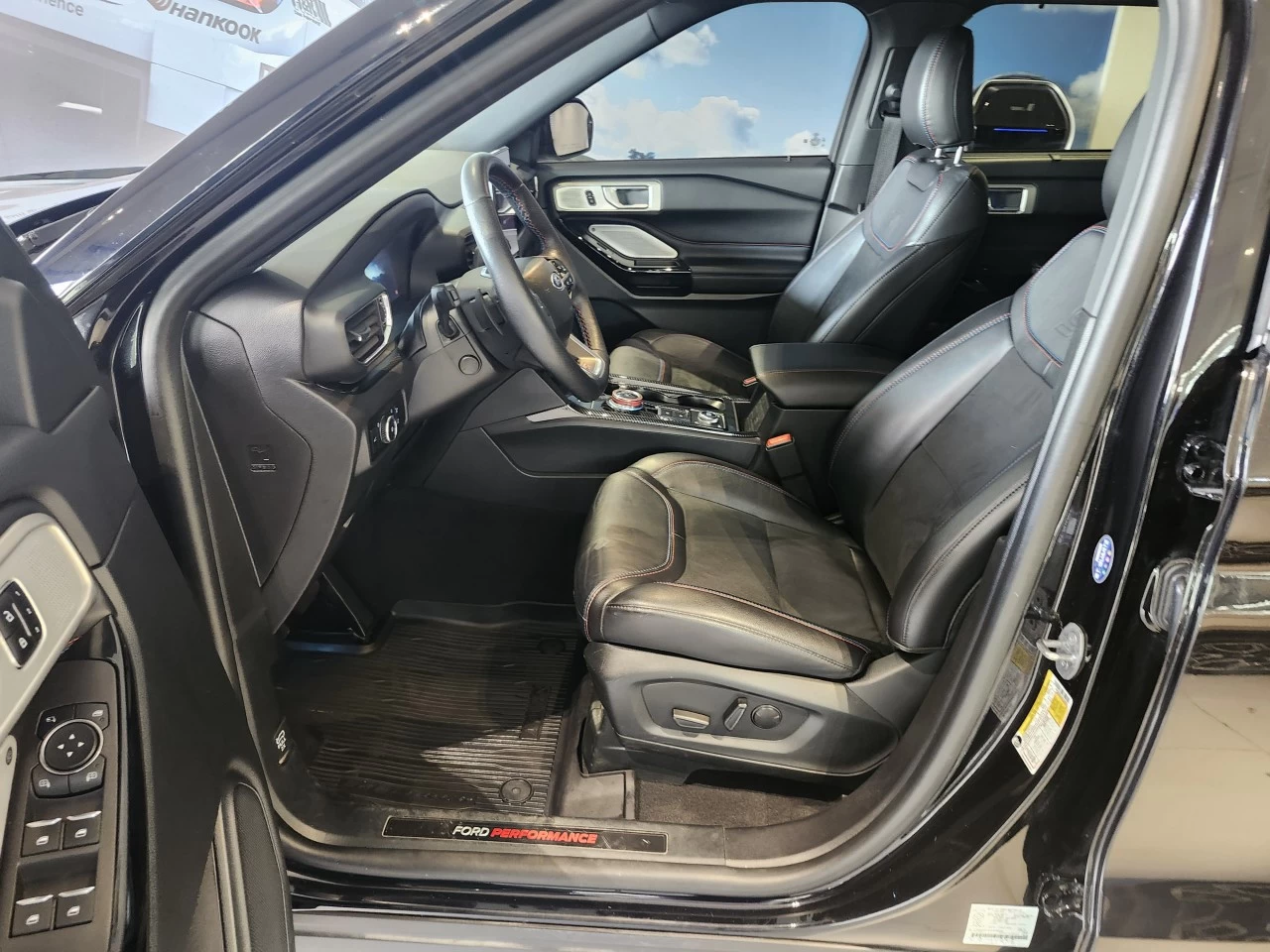 2023 Ford Explorer ST Main Image