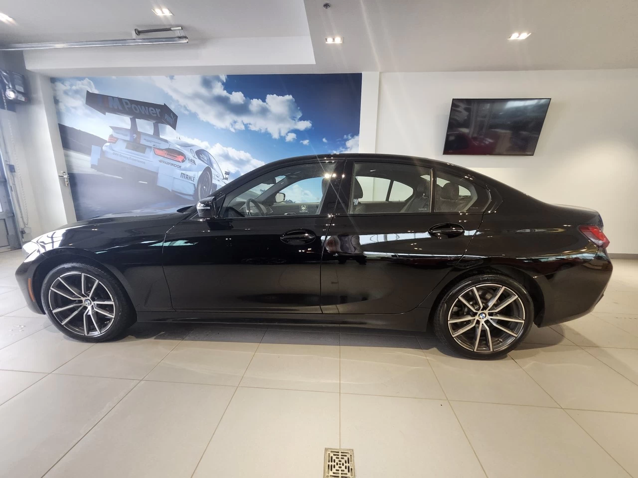 2022 BMW 3 Series 330i xDrive Image principale
