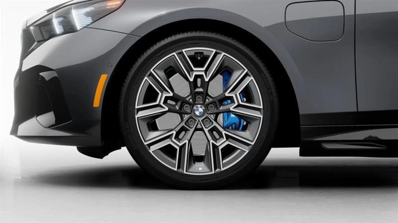 2026 BMW 550e xDrive Image principale