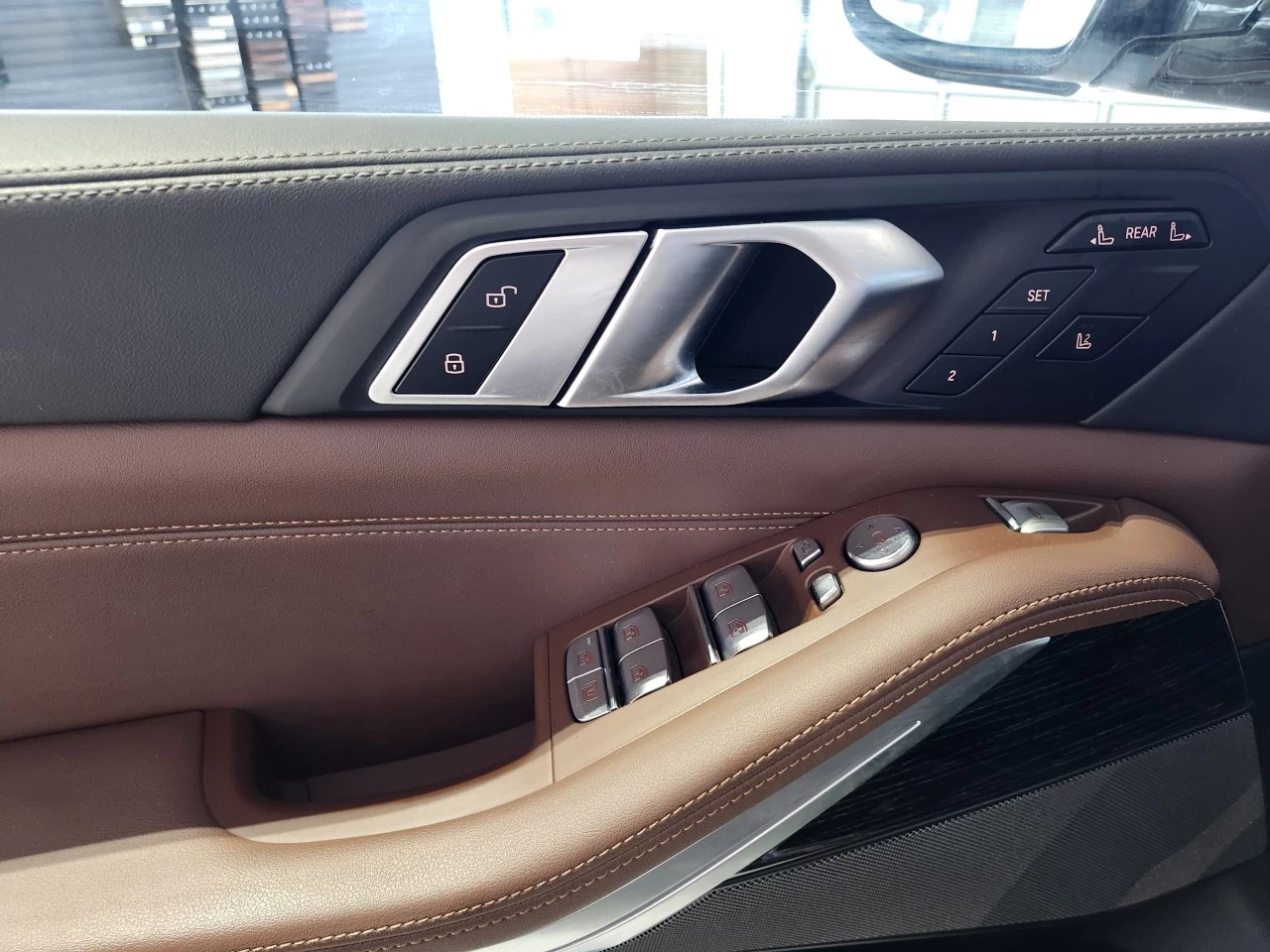 2023 BMW X7 xDrive40i Main Image