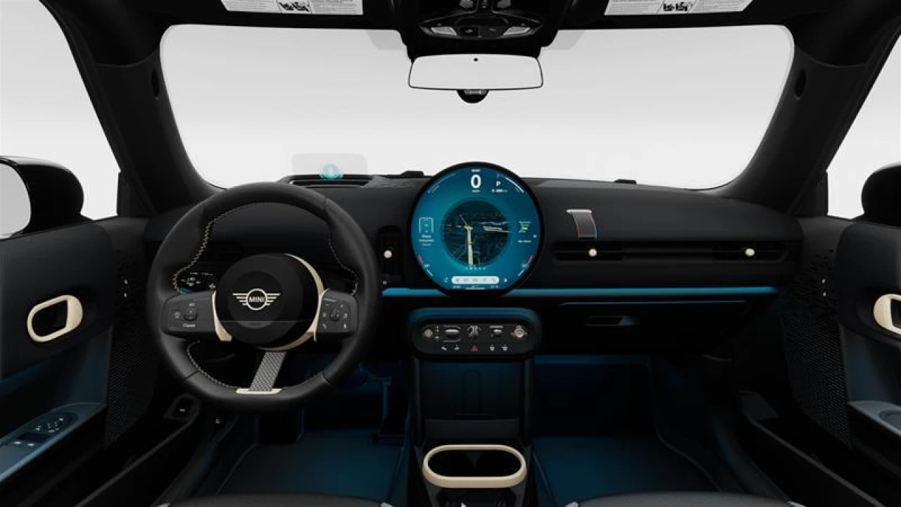 2026 MINI 3 Door
                                                    Cooper C FWD Image principale