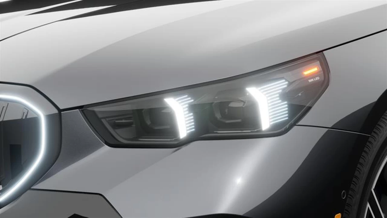 2026 BMW 550e xDrive Image principale