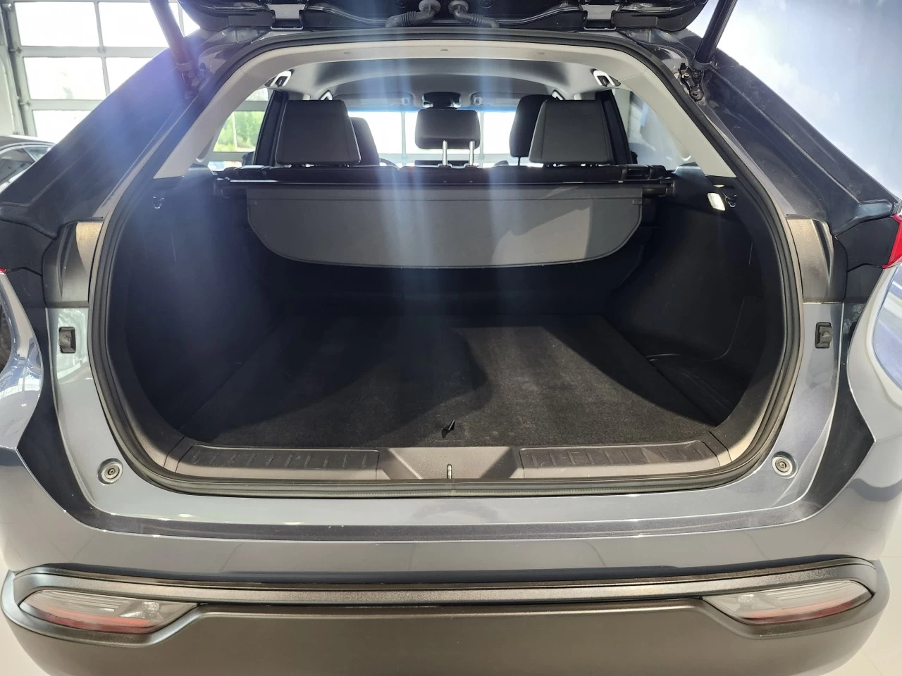 2022 Toyota Venza LE Main Image