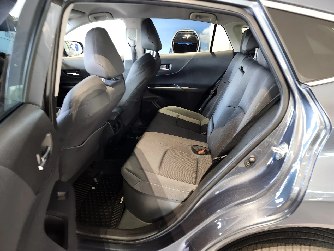 2022 Toyota Venza LE Main Image