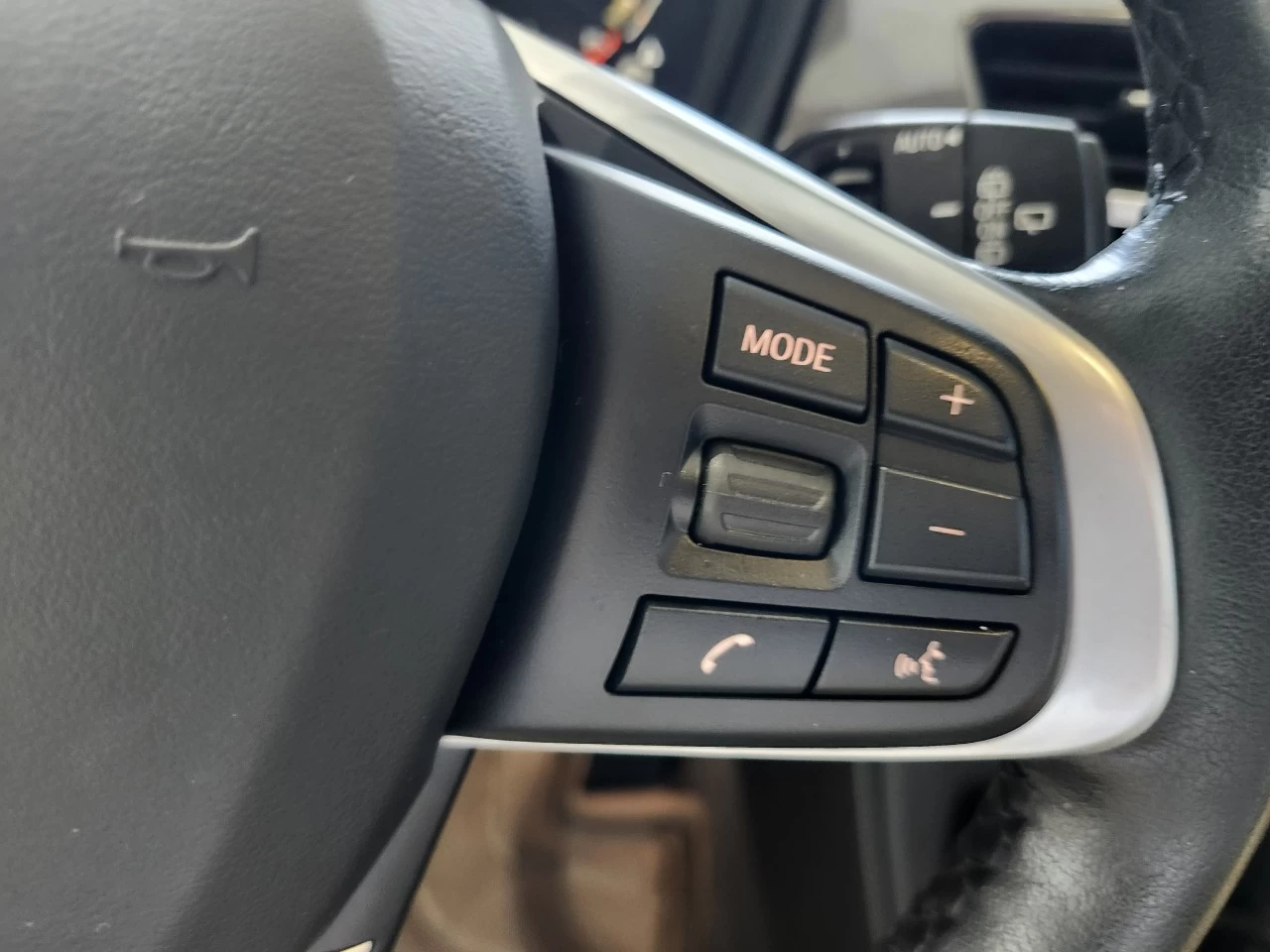 2022 BMW X1 xDrive28i Image principale