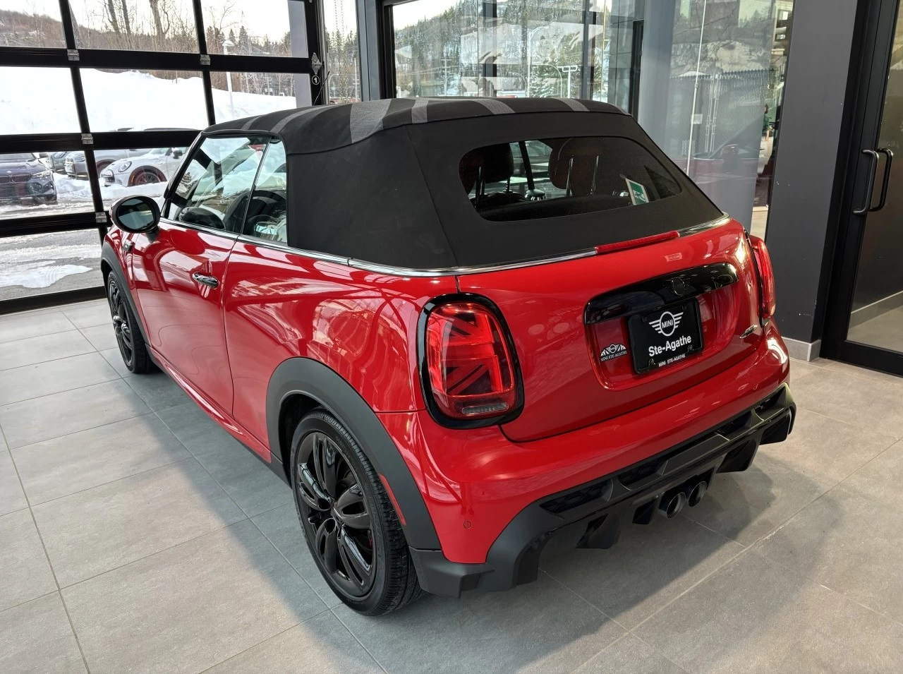 2024 Mini Cooper Convertible John Cooper Works Image principale