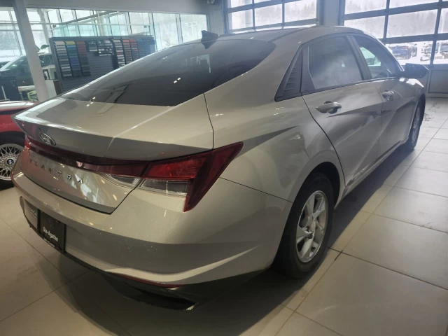 Hyundai Elantra Essential 2022