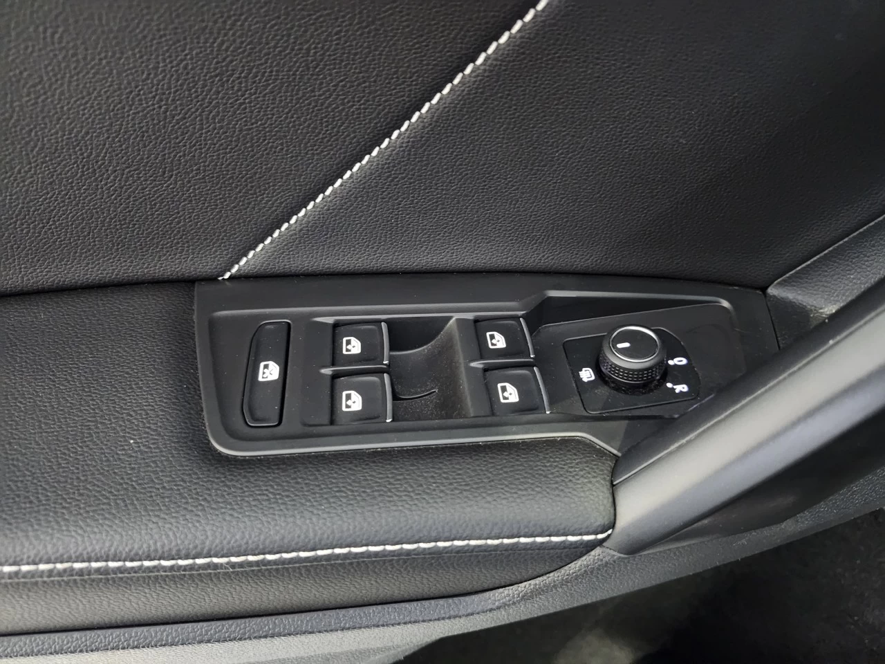 2022 Volkswagen Tiguan Comfortline R-Line Black Edition Image principale