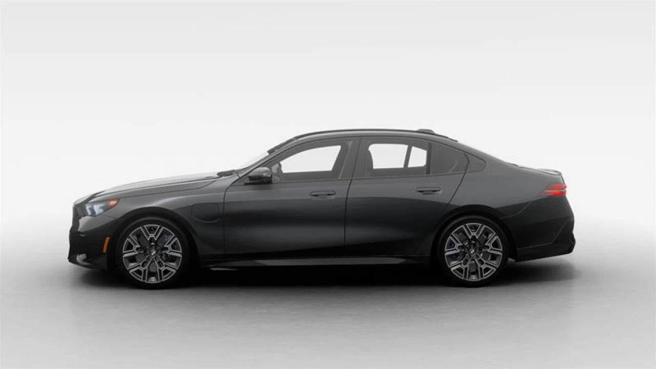 2026 BMW 550e xDrive Image principale