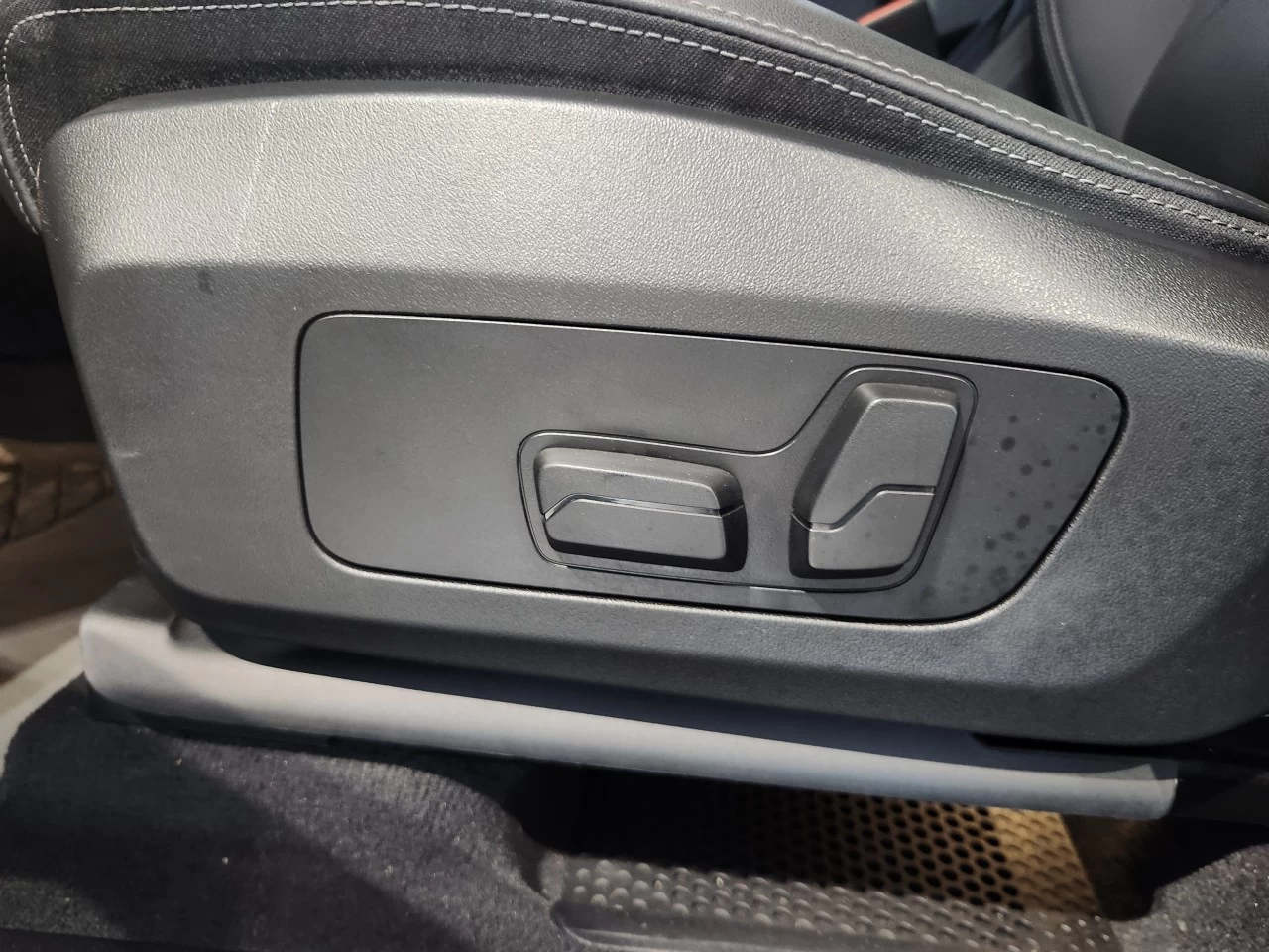 2024 BMW X1 xDrive28i Image principale