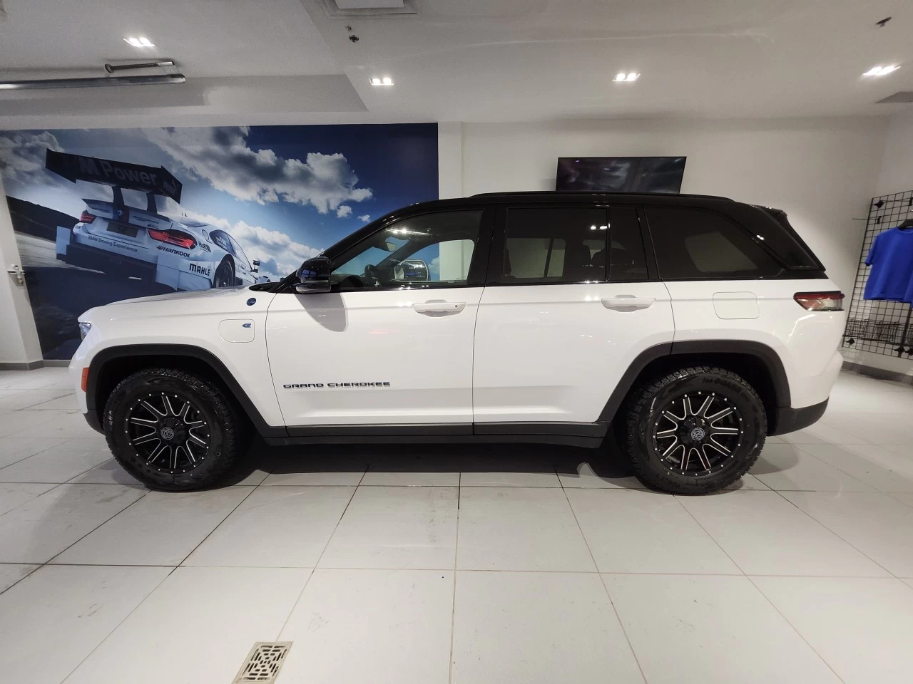 2022 Jeep Grand Cherokee Trailhawk Image principale