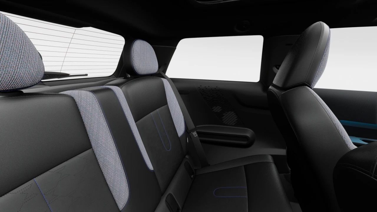 2026 MINI 3 Door
                                                    Cooper C FWD Image principale