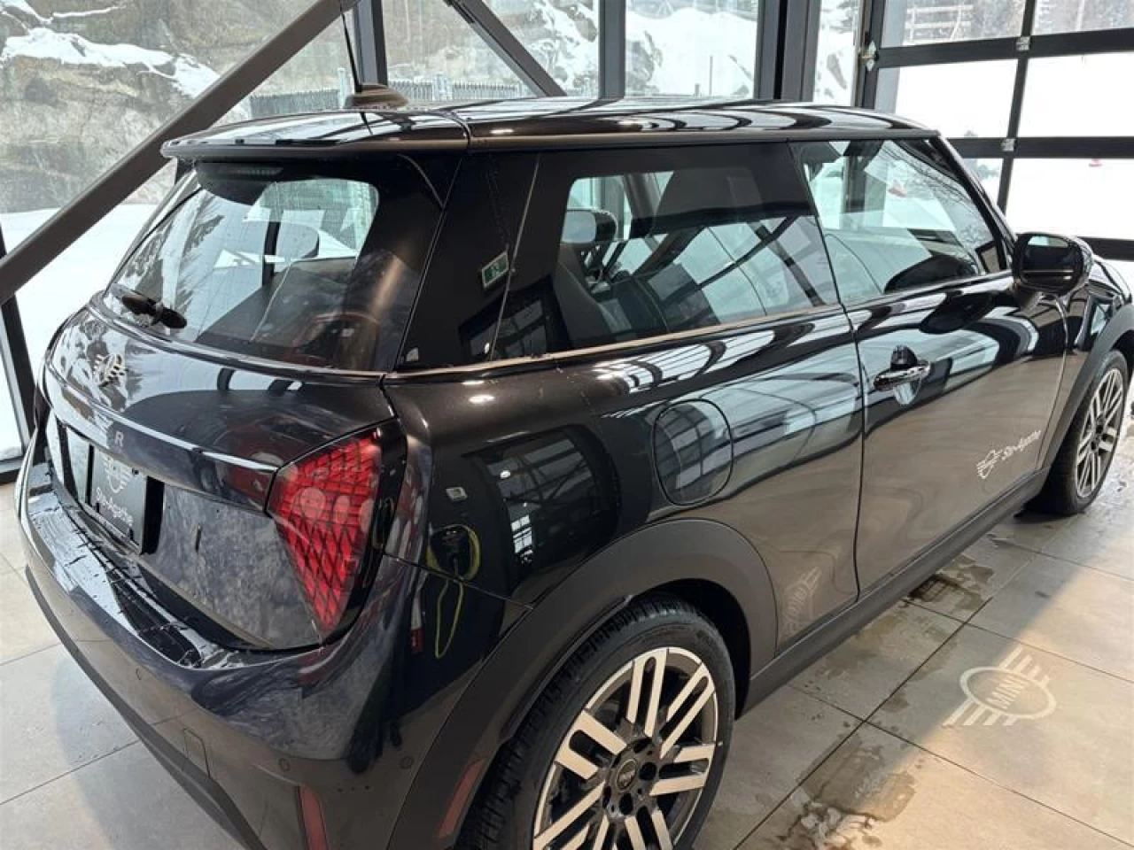 2026 MINI 3 Door Cooper C FWD Image principale