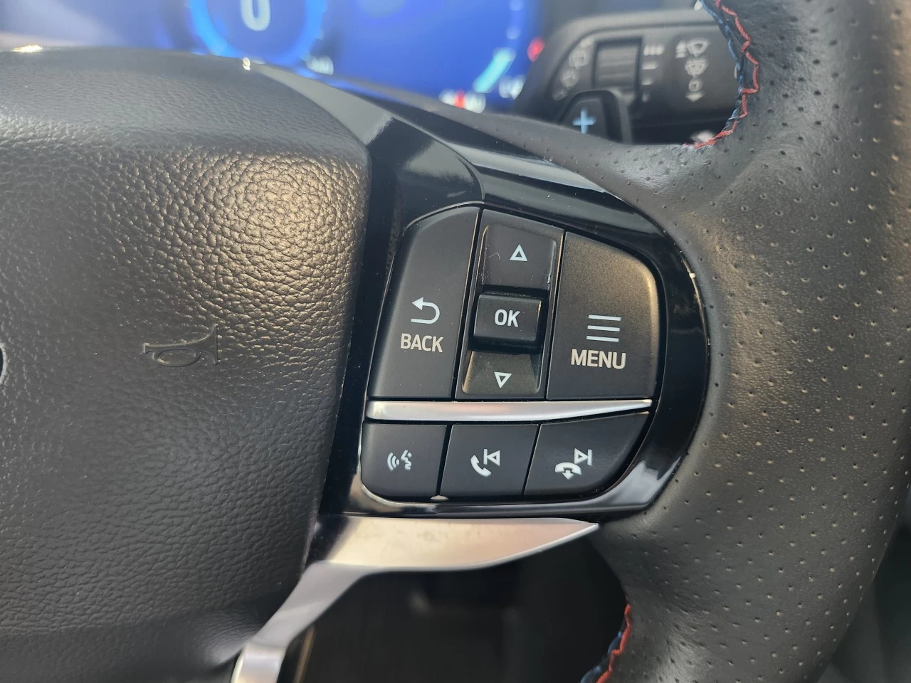 2023 Ford Explorer ST Main Image