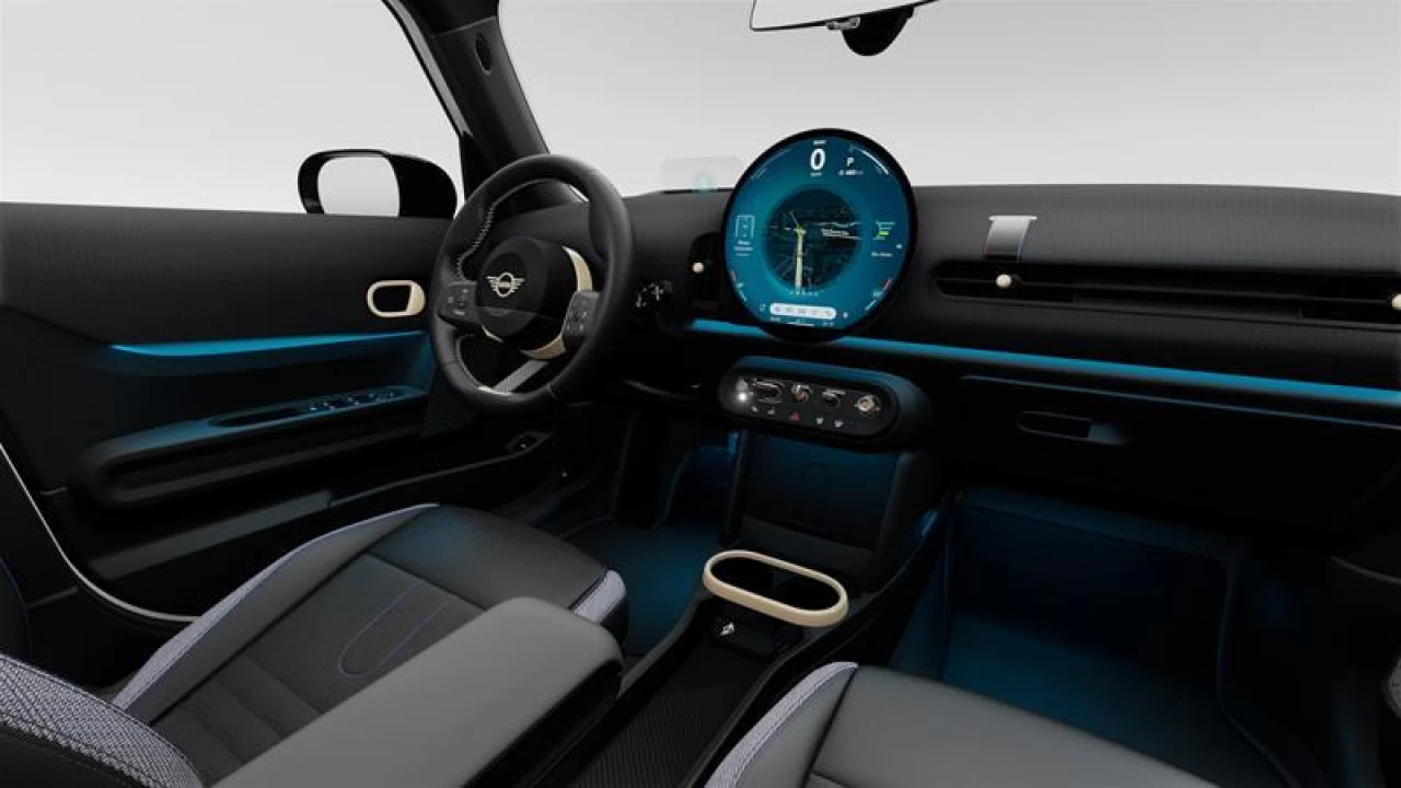 2026 MINI 5 Door Cooper C FWD Image principale