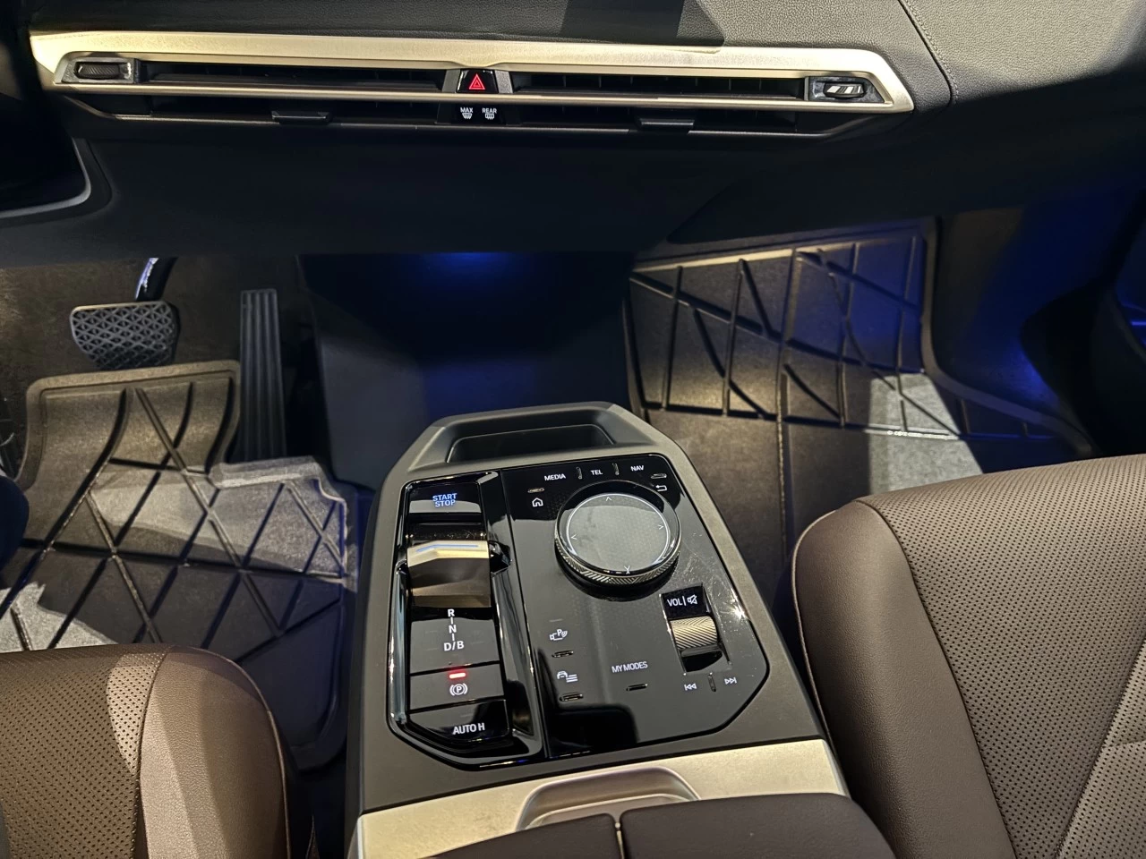 2023 BMW iX xDrive50 Image principale