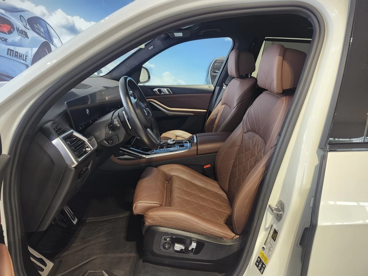 2023 BMW X7 xDrive40i Main Image