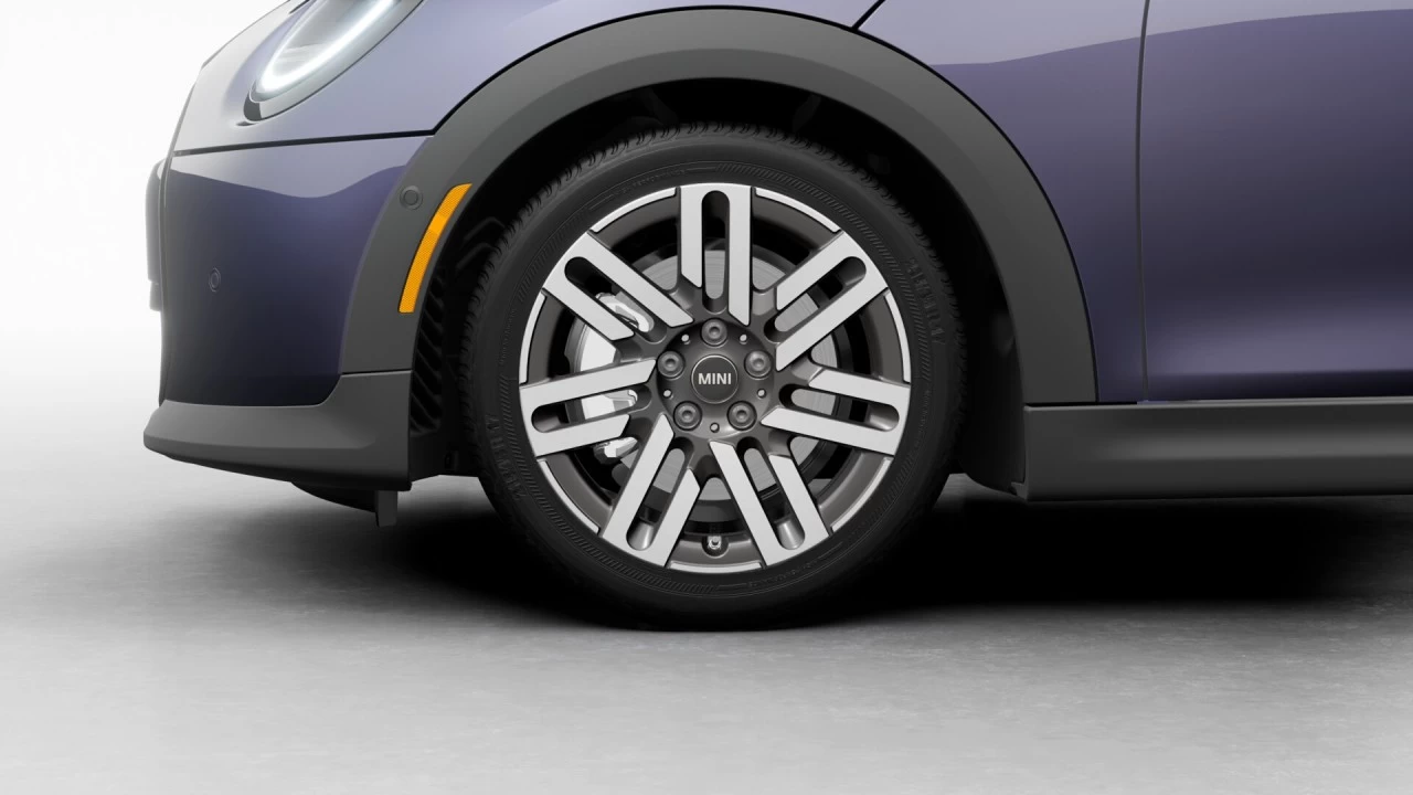 2026 MINI 3 Door
                                                    Cooper C FWD Image principale