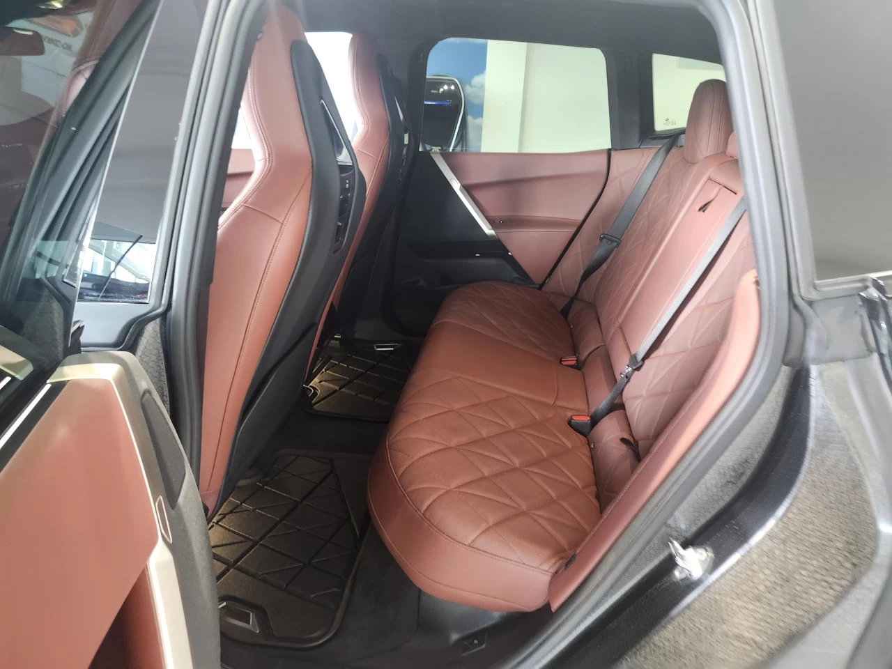 2024 BMW iX xDrive50 Main Image
