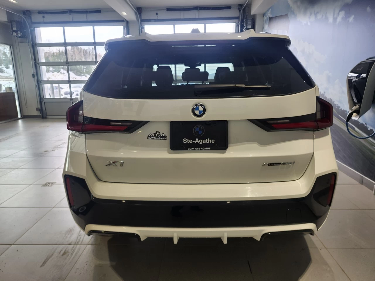 2024 BMW X1 xDrive28i Image principale