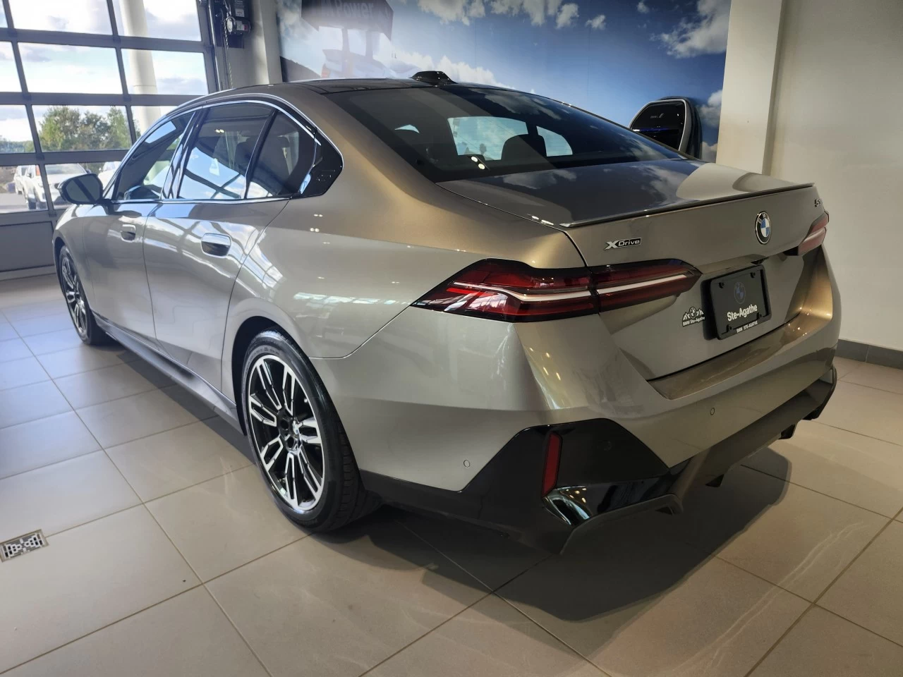 2024 BMW 5 Series 530i xDrive Image principale