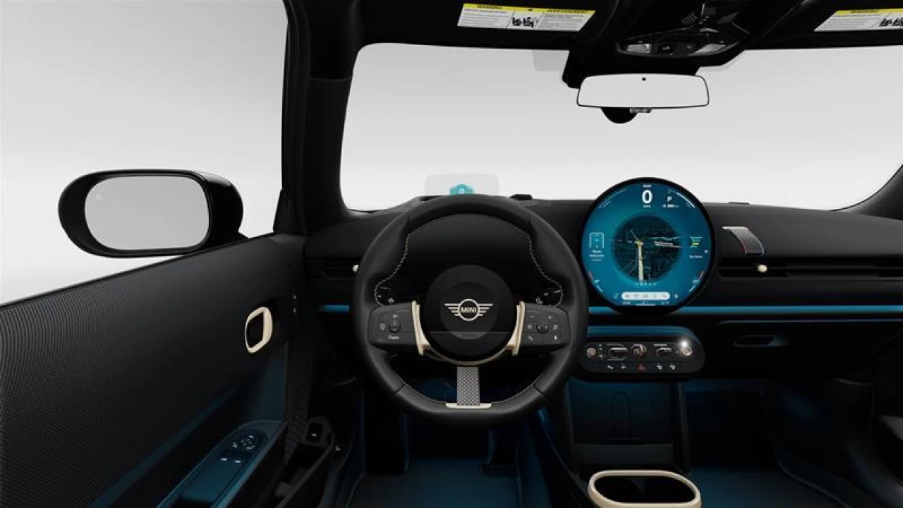 2026 MINI 3 Door
                                                    Cooper C FWD Image principale