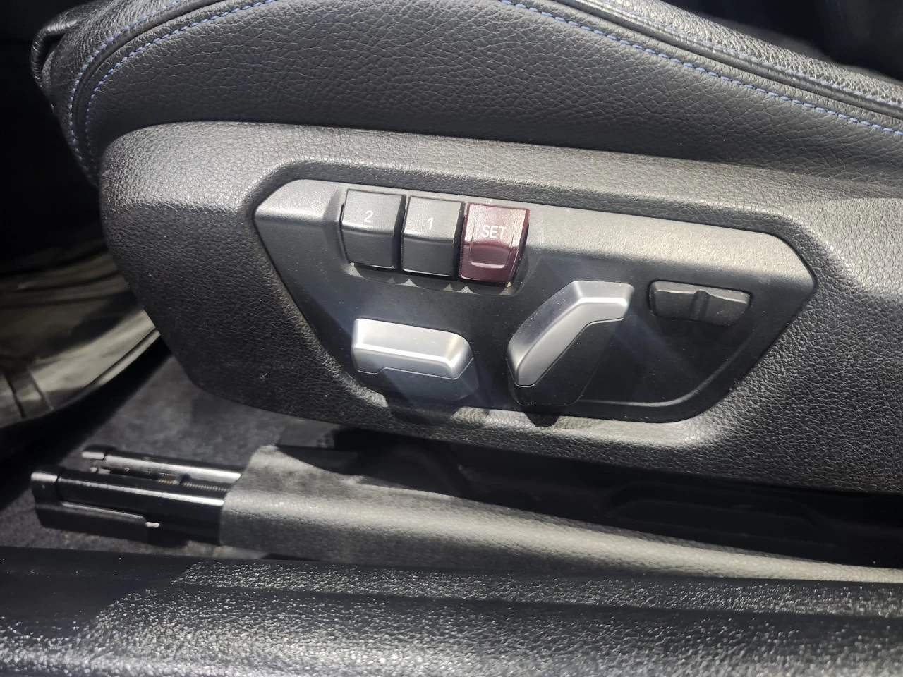 2020 BMW 2 Series 230i xDrive Convertible Image principale